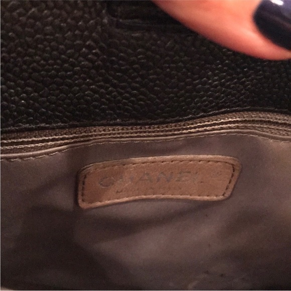 CHANEL SMALL TOTE - Picture 3 of 6